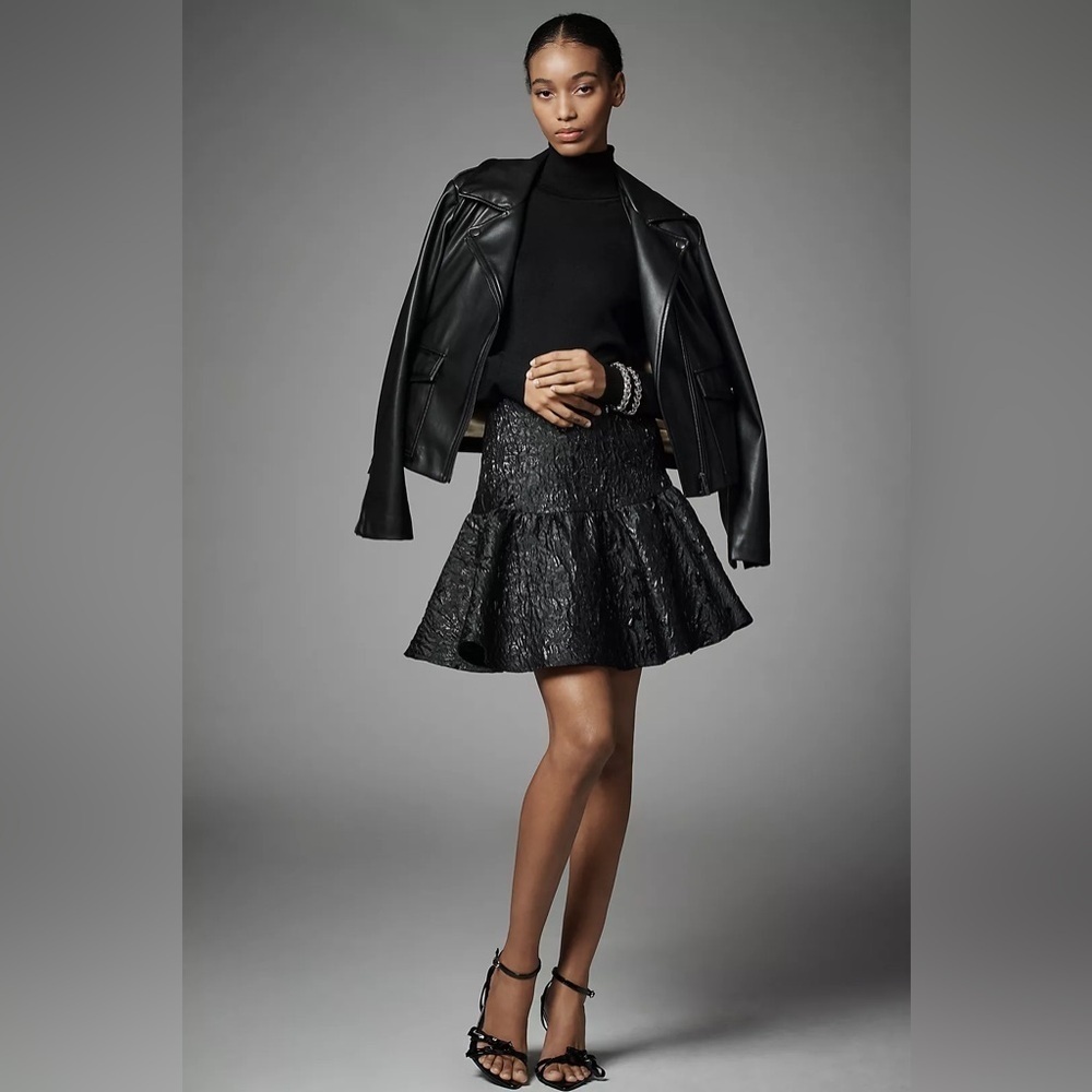 NWT! Anthropologie Avec Les Filles Ruffle Mini Skirt in Black - Size Medium 🎾